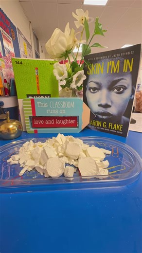 Another crunch session in the classroom featuring the book The Skin I’m In by Sharon G. Flake. I was a little disappointed with the crunch 😩 FYI: no students were in the room