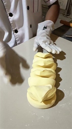 Satisfying dough Creations for Modern Bakers #artisanbread #breaddesign