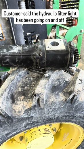 John Deere 6115D engine locked up #johndeere #johndeeretractor #farming #tractor