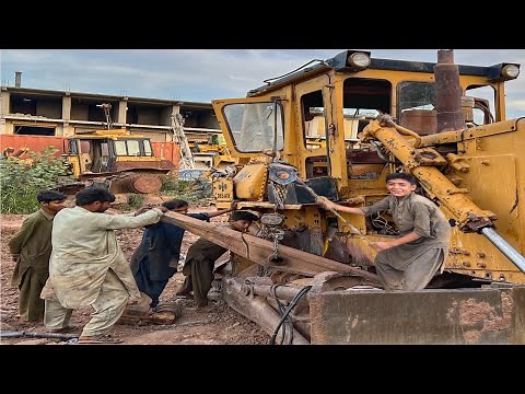 Expert Mechanic Repairing Komatsu Dozer Suspension // BullDozer Suspension Restoration