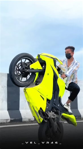 vel_vr46_ on Instagram: "Phone na hello hello!!! 😂✨ . . . Stay unique @vel_vr46_ . . . . . . . #reels #reelsinstagram #reelsvideo #trending #trendingreels tamilsong explorepage viral follow views stuntlife yamaha mt15 hardwork stuntisnotacrime velvr46 . . . . . . VC:@vel_vr46_"