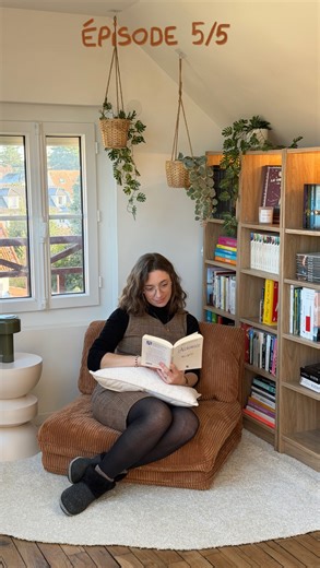 Nora Dumoulin on Instagram: "(pubIicité) EP 5/5 - La réaction de Sarah 🥹✨ Clap de fin de cette transformation … c’était intense, encore une fois. Mais à la seconde où on découvre le sourire de Sarah, tout le stress et la pression s’envole 🤭 Merci à @velux pour cette transformation incroyable ! Je pense que c’est la plus impressionnante qu’on ait pu faire jusqu’ici et… c’est surtout grâce aux fenêtres de toit qui ont métamorphosées la pièce 🪄 J’espère que vous avez aimé cette saison 6 et… on s