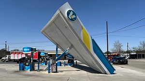 Valero gas station canopy collapsed due to high wind speeds