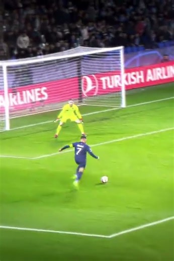 Mbappé cold signature finish🥶😈🔥🔥