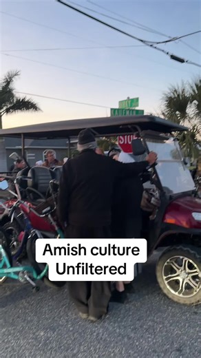 This is what happens when an ex Amish gospel singer comes to town hundreds of Amish people will come to watch #amish #singer #gathering #gospel #florida