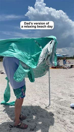 Beach day with kids: Dad’s reality 😂