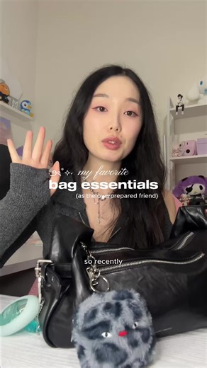 Everyday Bag Essentials for ISTJ Personality Types