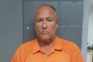 "Leading doctor in drug addiction" arrested on drug charges