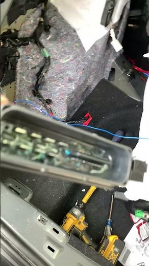 2016 jeep cherokee limited 4x4 EPB Module and connector inspection #parkingbrake #service