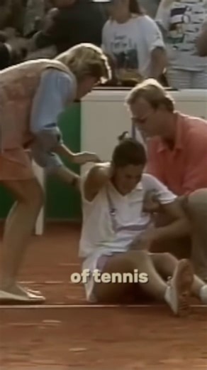 An obsessed fan tried to destroy a tennis legend ‼️😰