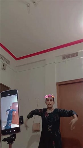 phoolon ki mallika he #viral #trending #dance #popular #fyp #song #shortsfeed #hindisong #ytshorts