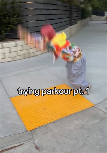 momo (@momovuu)’s video of parkour