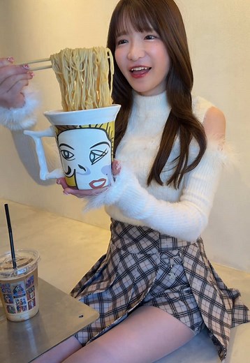 ラーメンこのサイズなら100杯食べられる🐹🐹🐹 #大食い #食べ放題 #もえあず #大食いアイドル