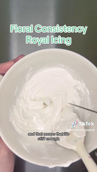 Floral Consistency Royal Icing Tutorial
