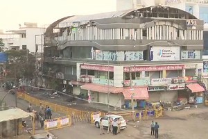 Surat fire tragedy: Coaching centre owner held, builders on run | Top points