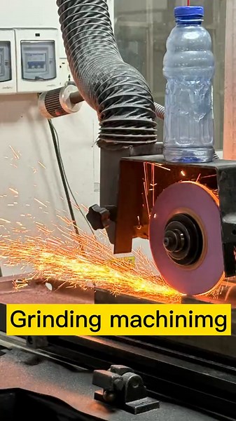 Our grinder is working again. Let's check it out and listen to the processing sound.#grinder #grinding #precisionmold