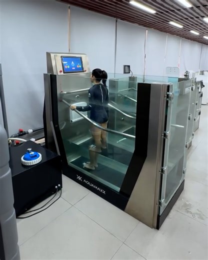 This underwater treadmill is perfect for recovering from injury or surgery 😲🏃 | UNILAD Tech