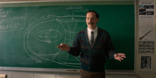 Joe Keery Shares His Reaction to ‘End of Beginning’ Going Viral | Ask Me Anything | ELLE