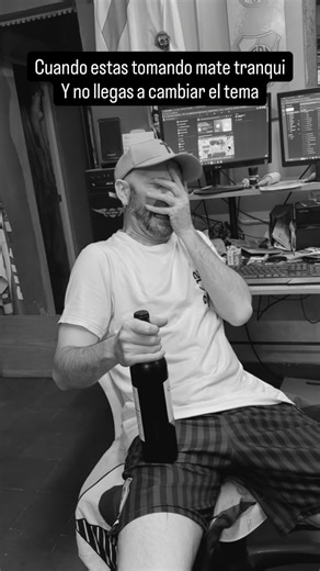 Franko Bonetto on Instagram: "Cuando estas tomando mate tranqui Y no llegas a cambiar el tema #Musica #parodia #humor #dolor"