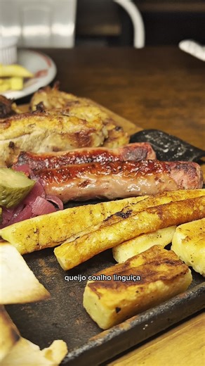 POA EM DOBRO on Instagram: "@deltabrick_ é aquele rolê que mistura ambiente moderno, vibe urbana e muita personalidade ✨🔥 Espaço estiloso, perfeito pra reunir os amigos e curtir bons drinks e bons momentos 🍻😌 📍 Rua Dezoito de Novembro, 124 – Navegantes Marca aqui quem vai viver essa experiência contigo 👇"