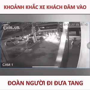 Được biết, xe khách đâm đoàn đưa tang làm 7 người chết chạy với tốc độ 78km/giờ :( #tiin #tiinvideo #gạo | Tiin.vn