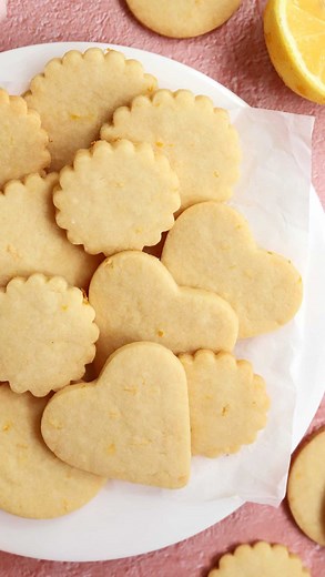 Christina Marsigliese - Food Scientist on Instagram: "NEW Lemon Shortbread Cookies 🍋 They’re perfectly tender-crisp with buttery lemon flavor, not too sweet with lemon juice right in the dough and a tangy lemon icing. They’re a great addition to your #easter table. The brand new recipe is up in the site. Link in bio. https://scientificallysweet.com/lemon-shortbread-cookies/ #lemoncookies #shortbread #shortbreadcookies #lemonshortbread #easterbaking"