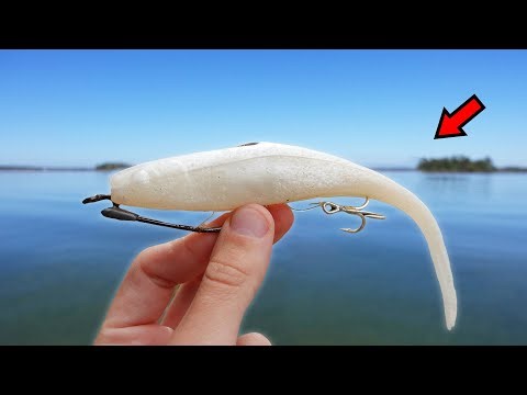 Kayak Fishing with GIANT Lures!!