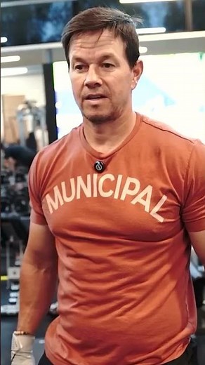 Someone Definitely Owes Mark A New Bucket🪣👀#markwahlberg #4amclub #intense