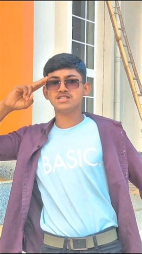 #bhojpuri #dance #song jila ke rangdar pawan singh bhada pe hathiyar song