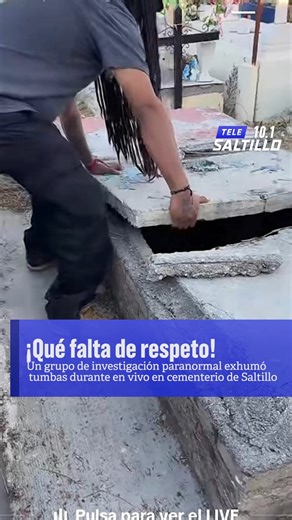 El grupo de investigación paranormal Campo Miedo Saltillo ingresó a uno de los panteones más antiguos de la ciudad para realizar un video en vivo en su cuenta de TikTok. La intención fue encontrar trabajos de brujería y exhibirlos. Los supuestos cazafantasmas, liderados por un hombre llamado Víctor acudieron al camposanto para realizar una exploración y detección de brujería, sin embargo, incurrieron en un delito federal al exhumar tumbas y sacar los denominados trabajos de su interior. | Tele S
