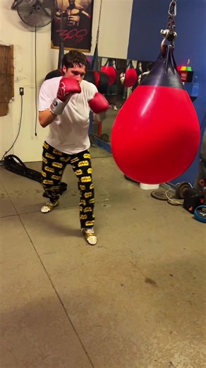 No shortcuts just work #boxing #bagwork #boxingtraining #boxinglife #fighter