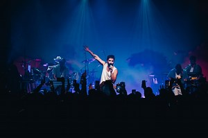 Camilo Performs ‘Aeropuerto’ at Billboard Latin Music Week 2022