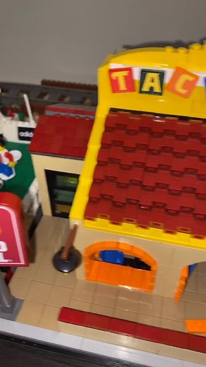 Taco Bell LEGO Cityscape: A Detailed Showcase