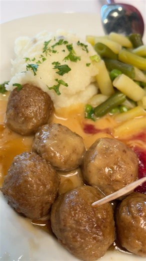 🤩 wow, Swidish Meatball! Forget the calories, I’ll lose weight tomorrow!! #food #foodshorts #foodie