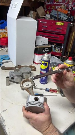 EASY piston wrist pin removal #pistons #remove #tips #hacks #educational #howto #mechanic #learning