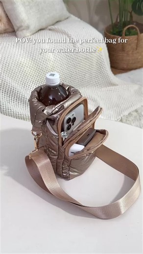Carry your bottle hands-free — lightweight, stylish, and perfect for everyday outings 💧🚶‍♂️ 🔍 Find it at https://temu.to/m/gdy10ps39xs or with this code zqv87265. #Temu #OutdoorGear