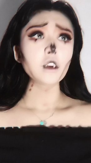 POV : 인간을 잡아와 뱀파이어 인형으로 만들어 파는가게. [a shop that turns human beings into vampire dolls] #pov #fyp #추천 #miaomood #vampire #히토미사지마요