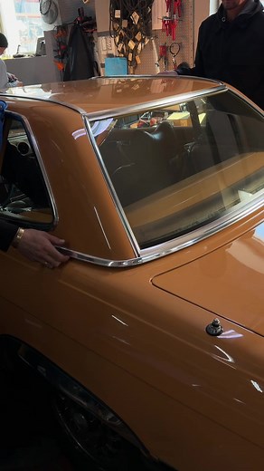 Removing the Hardtop from a Vintage Mercedes R107