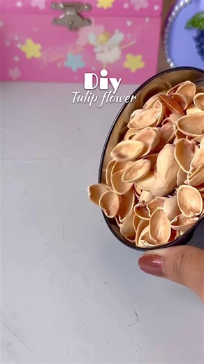 Creative Tulip Flower Crafts for Home Decor