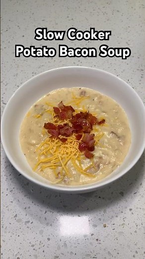 Creamy Potato Bacon Soup 🥔 🥓 (So Easy!)