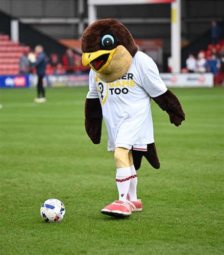 Matchday in a Minute from our dedicated Former Players’ Assocation & International Women’s Day fixture #carling | #hergametoo #walsall #saddlers #fyp