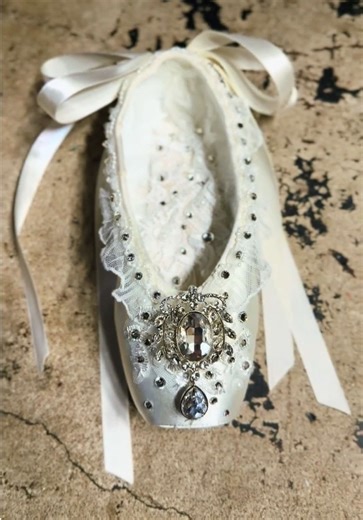 Ballet slippers fit for a queen. Custom decorated pointe shoes for Cinderella’s wedding. Handcrafted and reimagined pointe shoes. Turning previously loved pointe shoes into art.