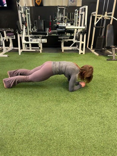 Forearm Plank - Dynamic Leg Lifts
