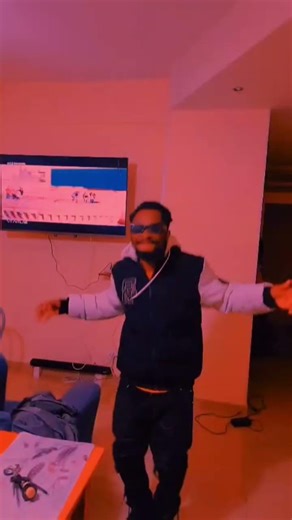 SIKENSI ES SORTIR DANS DOS _ ABIDJI SON SUPER STAR - TVA DJ #pourtoi #shorts #follow #youtubeshorts