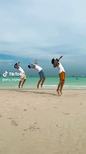 アクロバット海で楽しむラン島のターウェンビーチ！