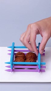 Creative ways to decorate colorful cakes