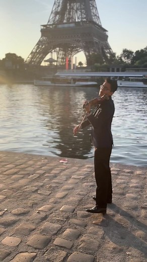 Soothing Violin Instrumental of 'Oceans' by Hillsong | Paris Morning River Views