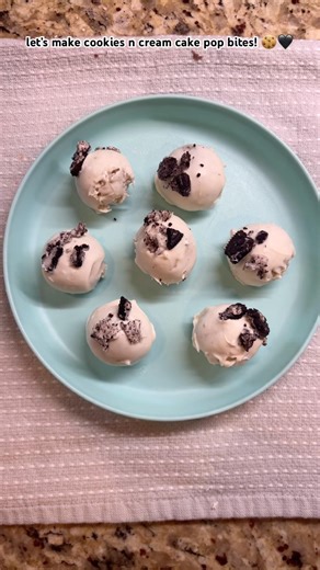 Cookies n cream cake pop bites! 🍪🖤 #viral #baking #ytshorts #share #recipe #subscribe #video #like