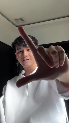 Dance Gestures Tutorial by Charles Angeles