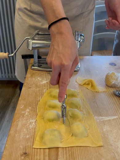 Calico Cooper on Reels